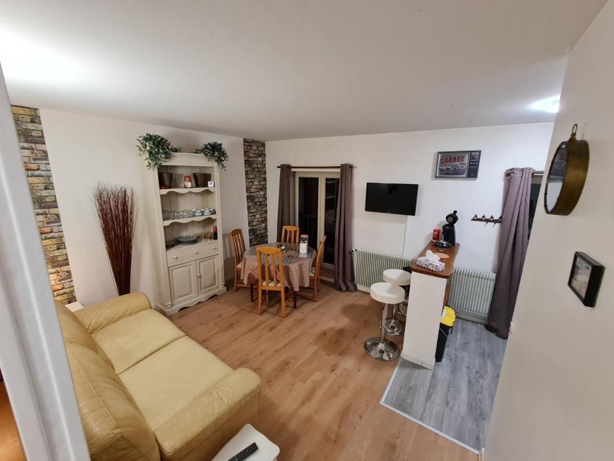 Appartement Deux Pieces Terrasse à Moret-sur-Loing Extérieur photo